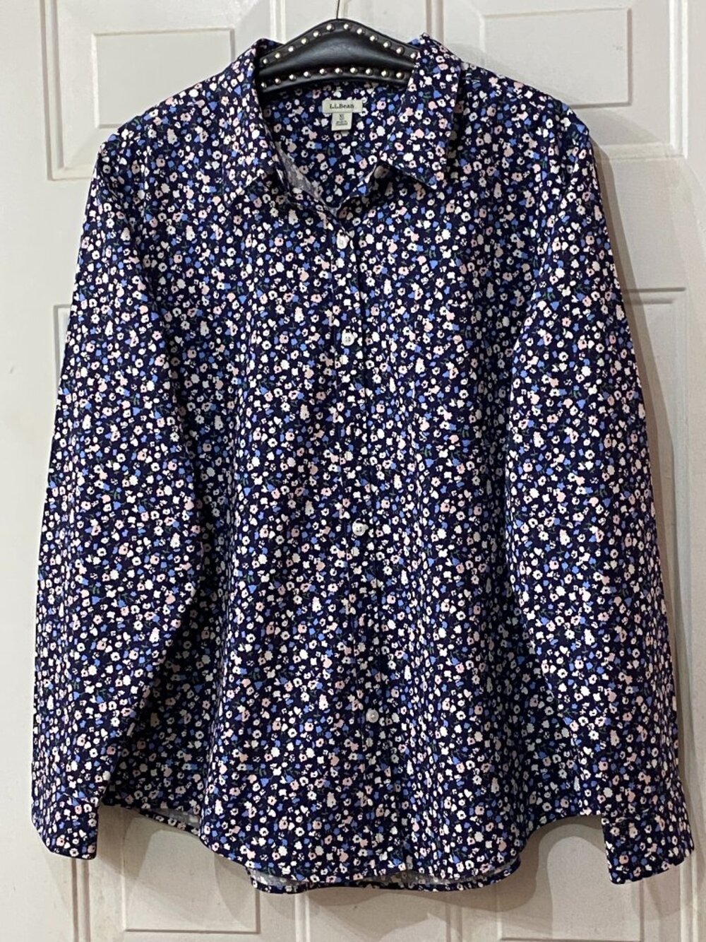 L.L. Bean Wrinkle Free Sz XL Blouse Button Shirt Long Sleeve Black/Multi Floral